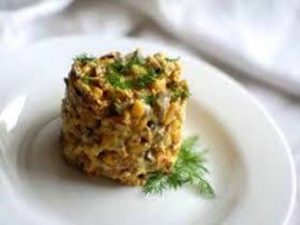 Салат с кукурузой и грибами: изысканно и просто